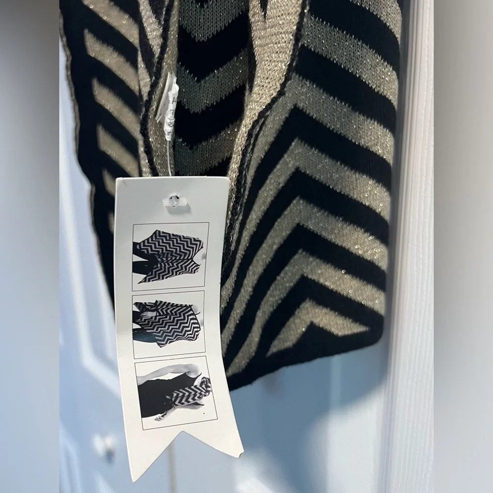 NWT Cruise Club Chevron Cardishawl